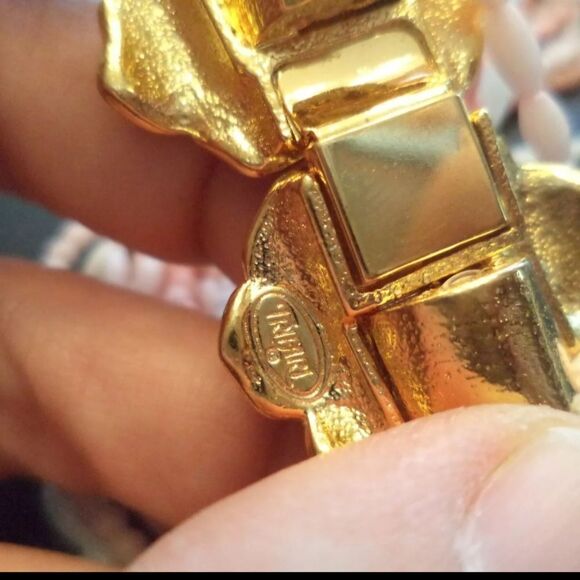 RARE VINTAGE ESTATE SIGNED TRIFARI ENAMELED FLOWER 30" NECKLACE NWT NOS - Picture 4 of 5